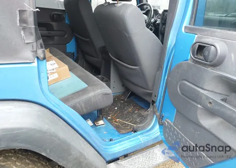 2010 Jeep Wrangler Unlimited Sport z USA, uszkodzony, nr VIN 1J4BA3H10AL160202